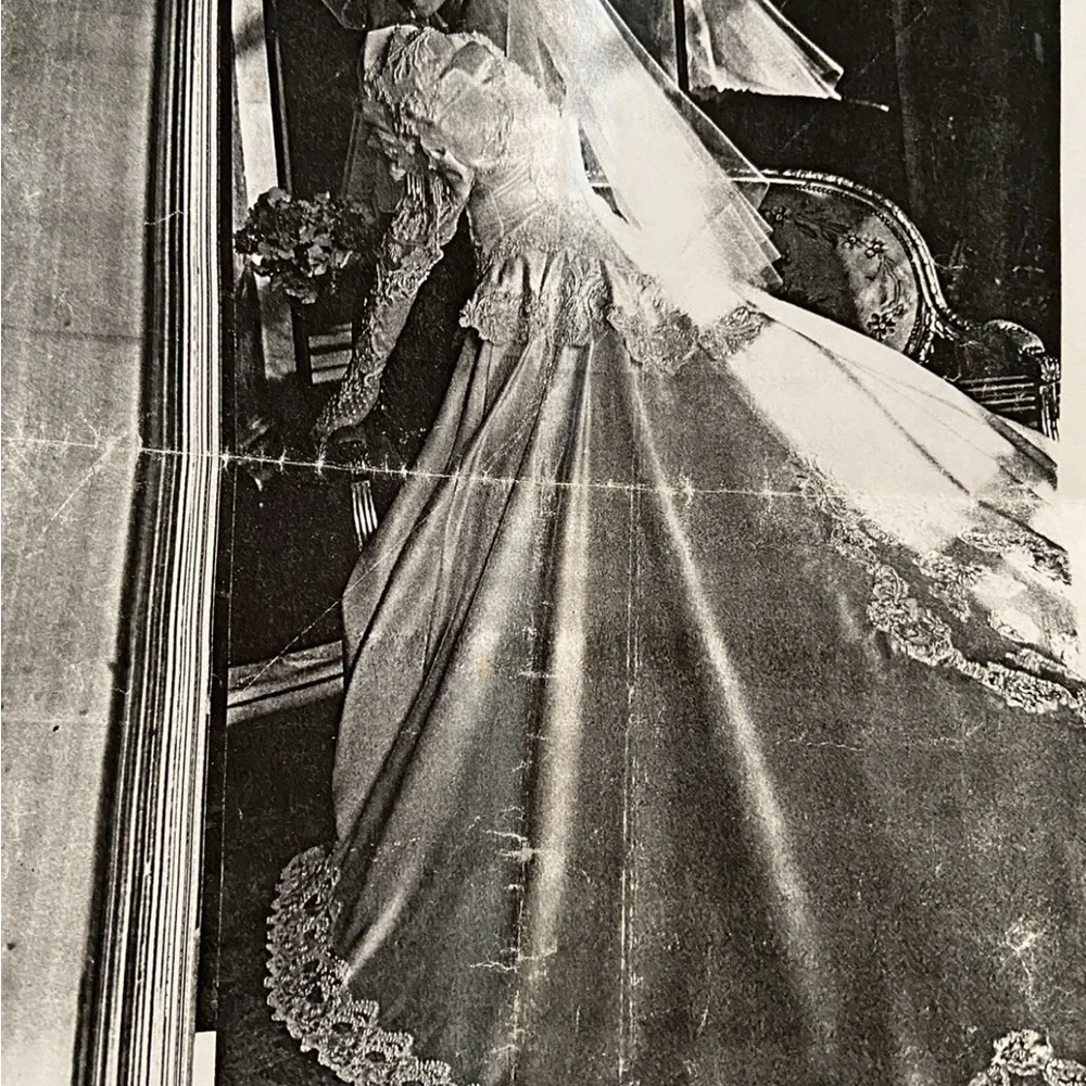 Vintage 1992 Wedding Dress - Picture 3 of 6